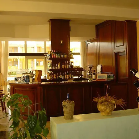 Hotell Italy 4*